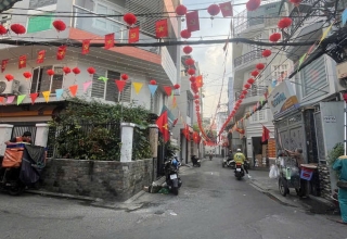 BÁN NHÀ SÁT HẺM XE HƠI PHÚ NHUẬN, 4PN, 4 LẦU, GẦN CHỢ CÂY QUÉO CHỈ NHỈNH 5 TỶ